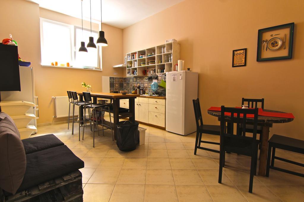Falling Lakes Hostel Korenica Ngoại thất bức ảnh